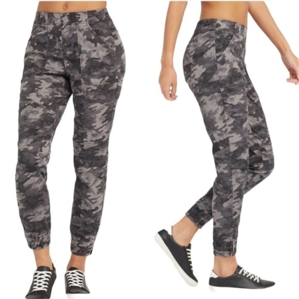 Spanx Stretch Twill Camouflage Cargo Joggers Black Gray Size 1X
